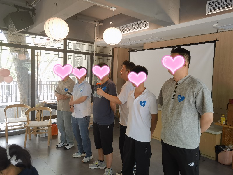7采访男生.jpg