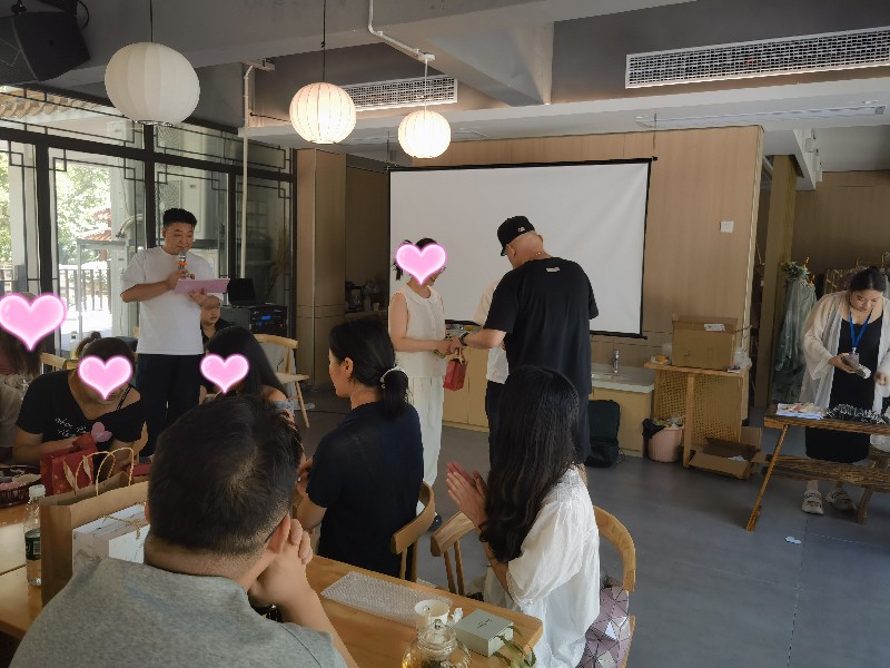 9互赠礼物.jpg